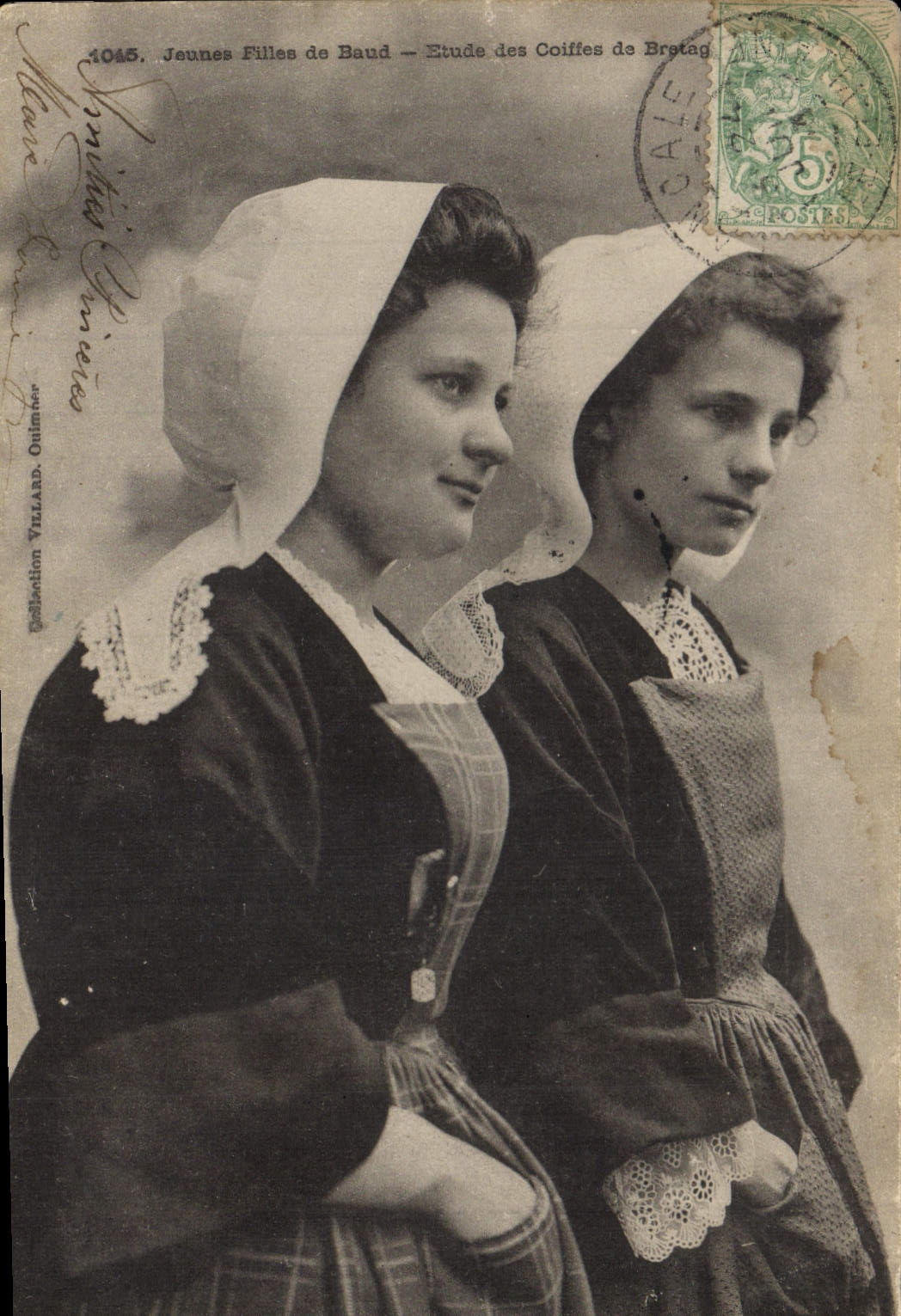 CPA Folklore Jeunes filles de Baud 