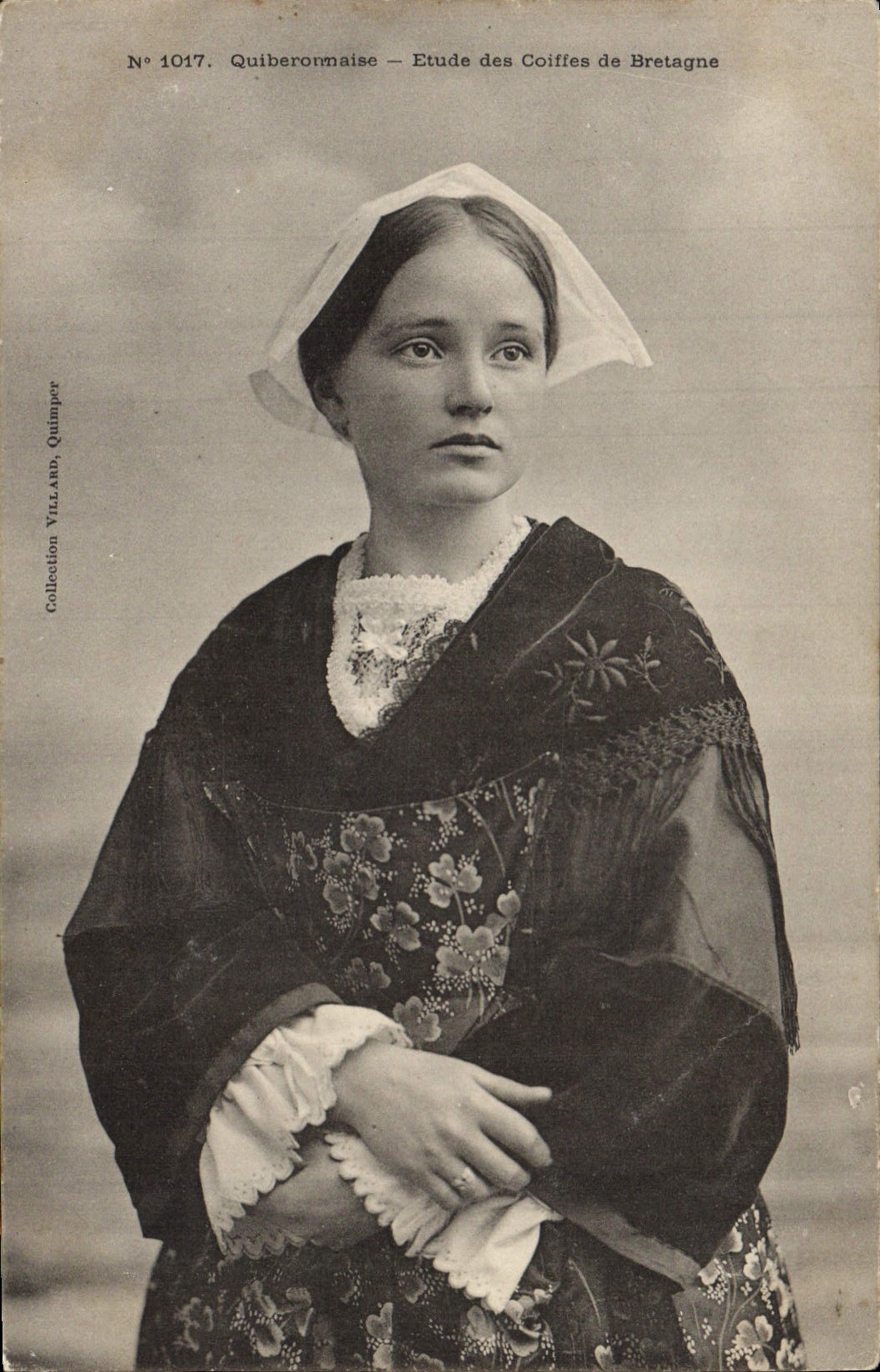 CPA Folklore Quiberonnaise 