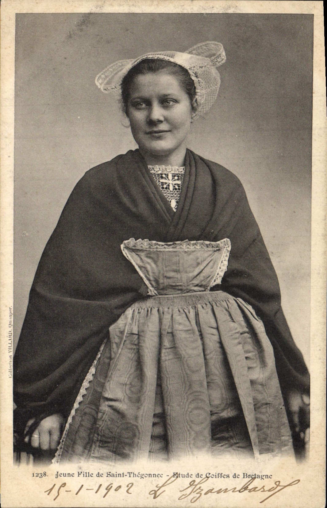 CPA Folklore Jeune fille de Saint Thegonnec 