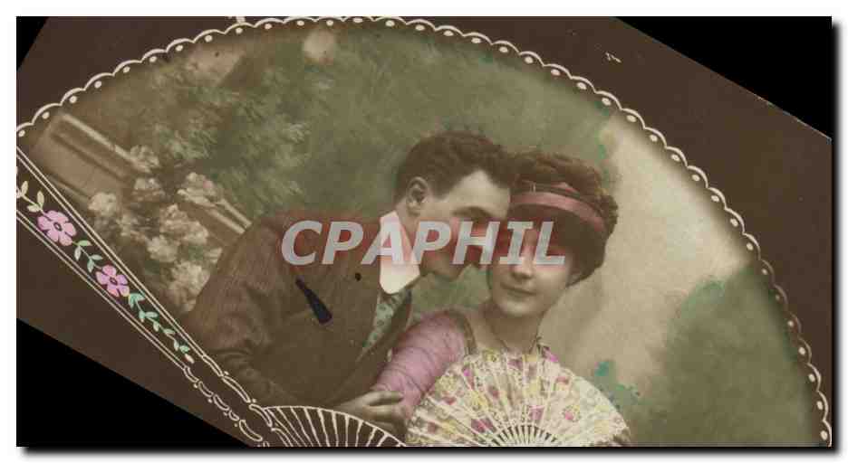 Couple en extérieur — photo sépia ornée — éditeur inconnu