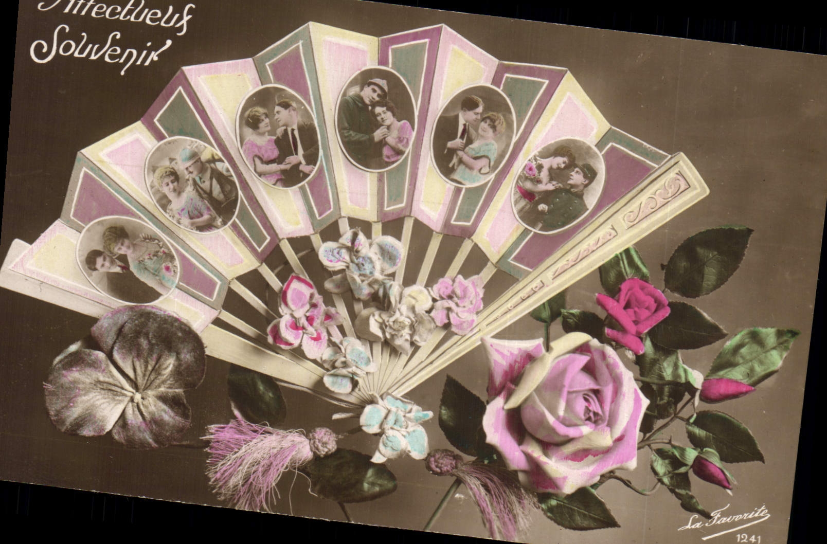 Fan de souvenirs — roses et fleurs — La Favorite 1241