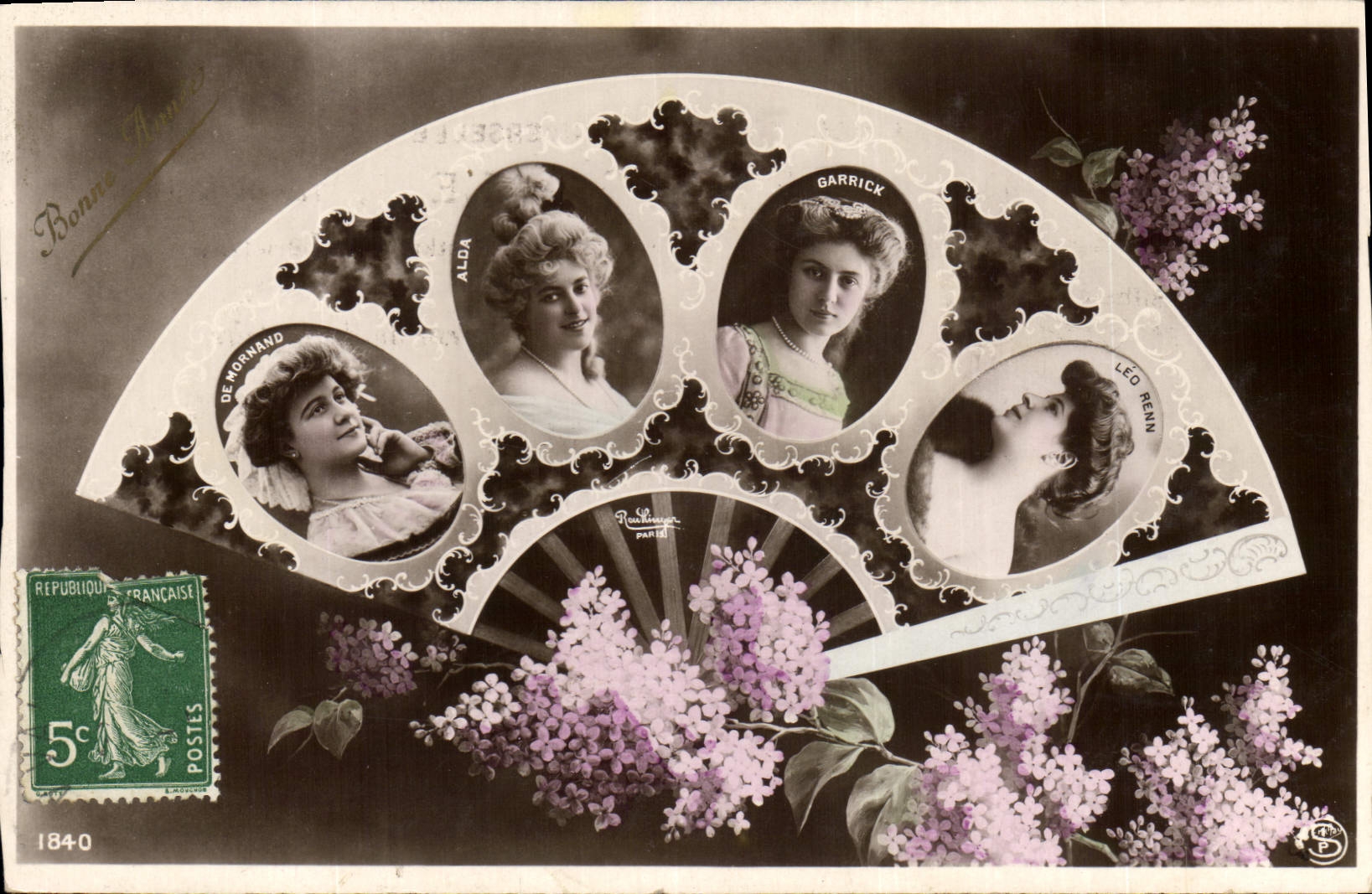 Quatre actrices — Alda, Garrick, De Mornand, Léo René — sur fond de fan de fleurs de lilas — éditeur Flaubert, Paris