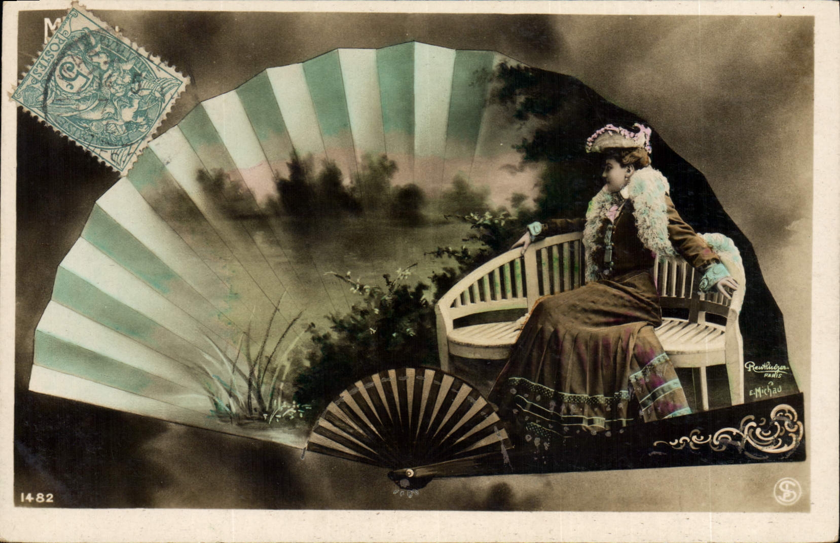 Femme assise sur un banc — décor de paysage avec éventail — Revillager, Nantes, n°14-82