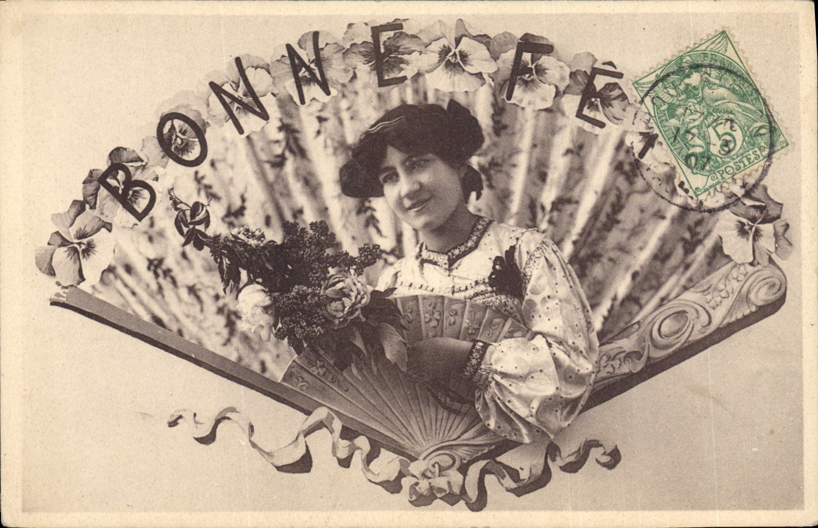 Femme avec bouquet — Bonne fête — éditeur Paris, n° II