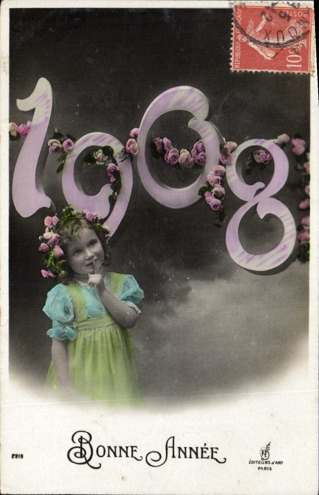 Fille en robe verte et couronne de fleurs — 1908 — Éditeurs d'Art Paris, n° 2219