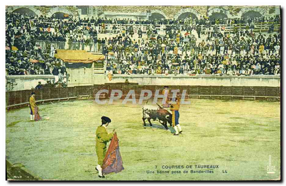 CPA Corrida Course de taureaux Une bonne pose de banderilles