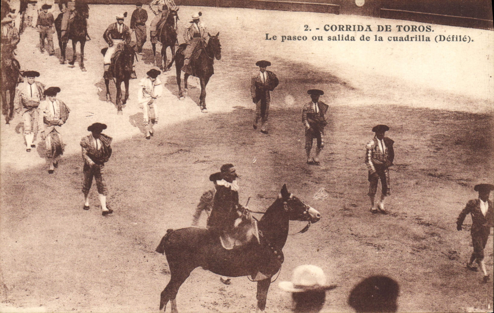 CPA Corrida Course de taureaux Le paseo ou salida de la cuadrilla Defile