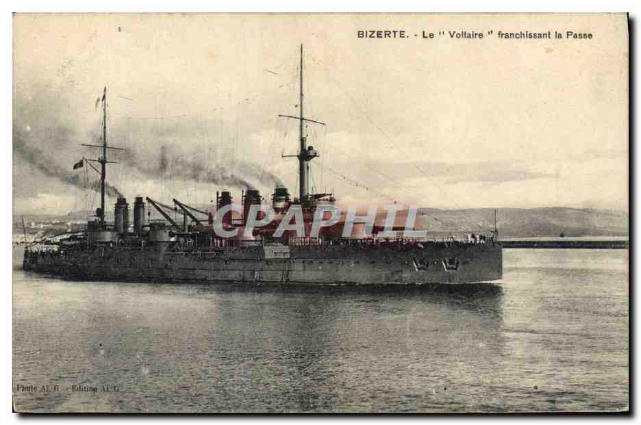 Bizerte — Le 'Voltaire' franchissant la Passe — Photo A1.G, Édition A1.G
