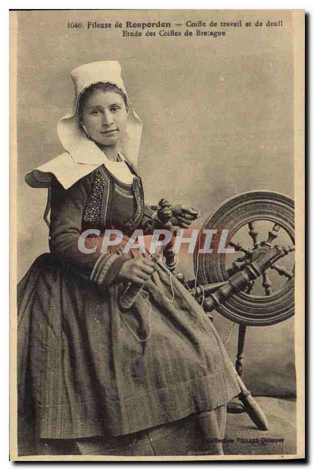 CPA Folklore Fileuse de rosporden Coiffe de travail et de deuil 