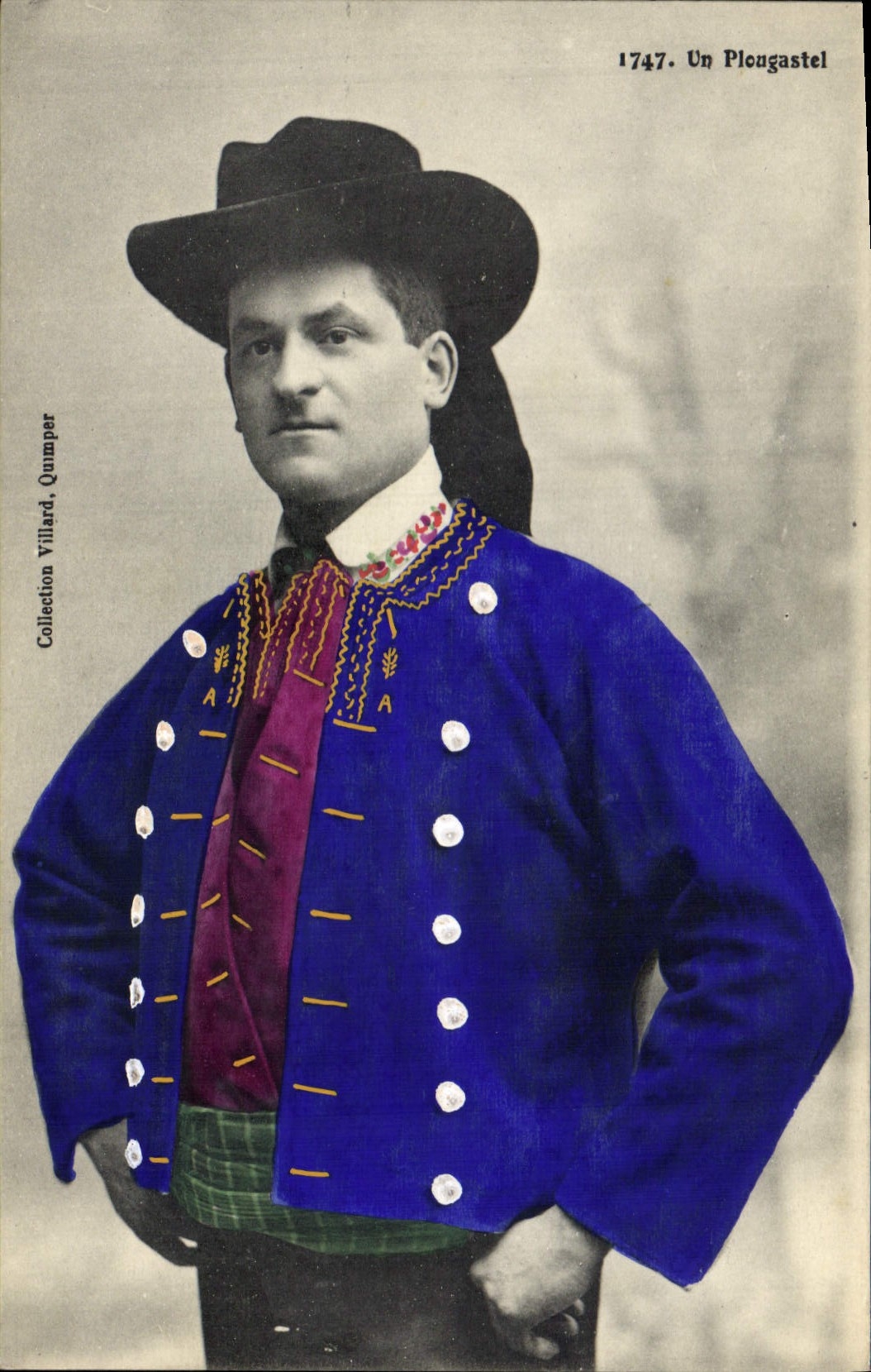 Un Plougastral — Costume traditionnel — Collection Villard, Quimper