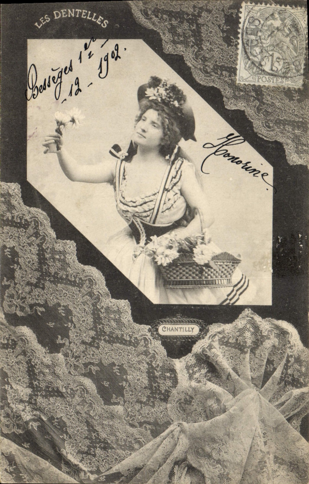 CPA Folklore Dentelle Dentelliere Chantilly