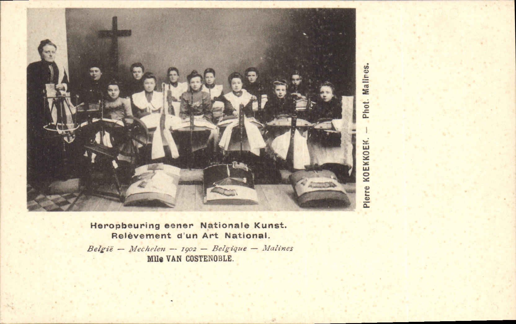 CPA Folklore Dentelle Dentelliere Belgique Mlle Van Costenoble