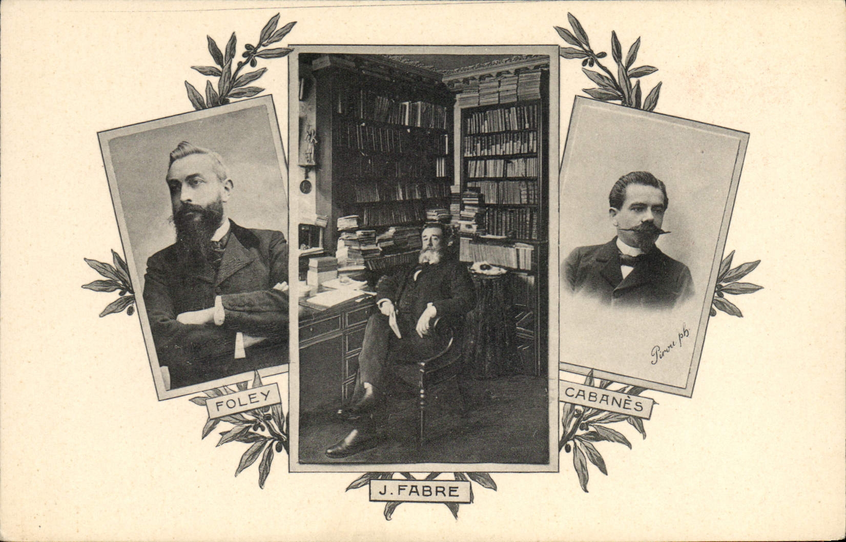 Trois hommes dans une bibliothèque — J. Fabre au centre — éditeur J. Fabre, n° de série non visible