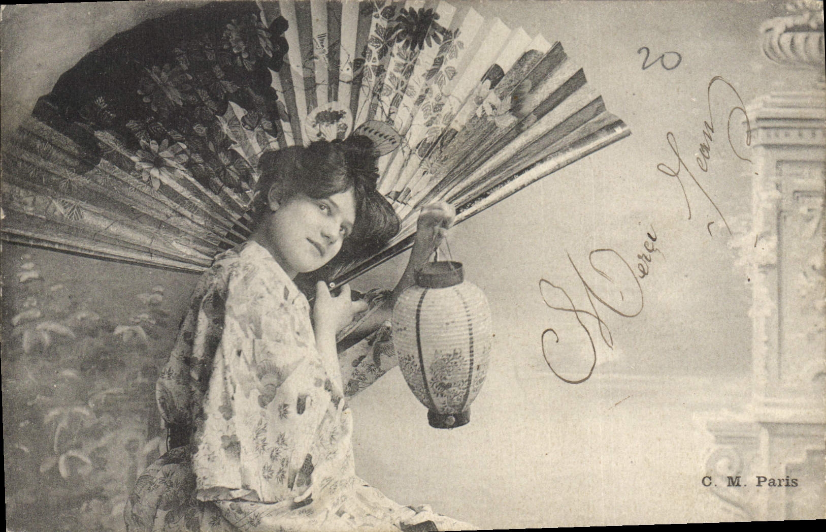 CPA Fantaisie Femme Eventail Japon Nippon