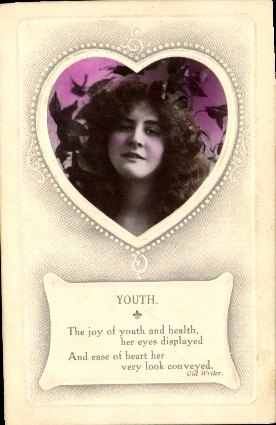 Jeune femme — portrait dans un cadre cœur — Davidsons Quality