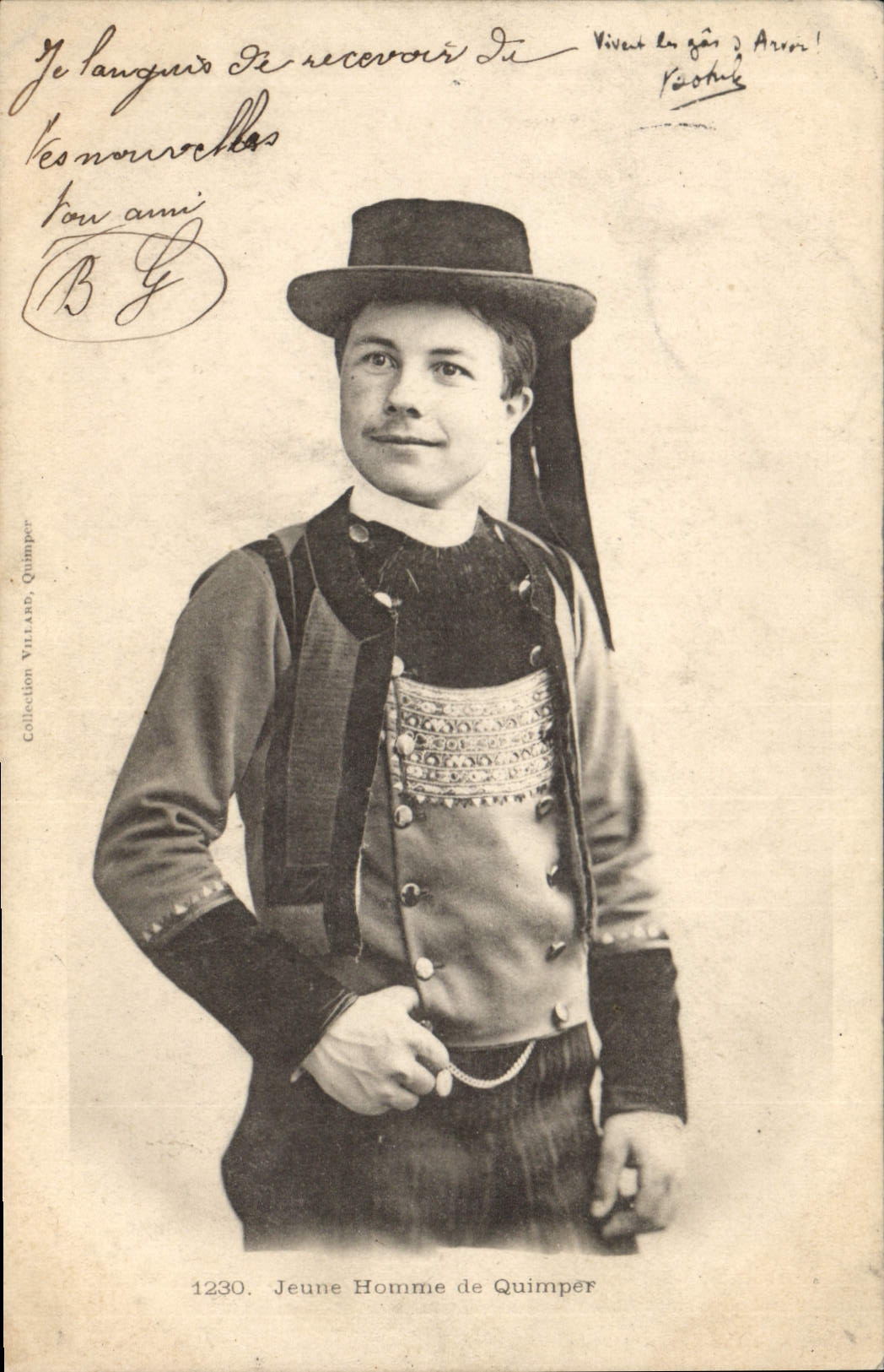 CPA Folklore Jeune homme de Quimper 