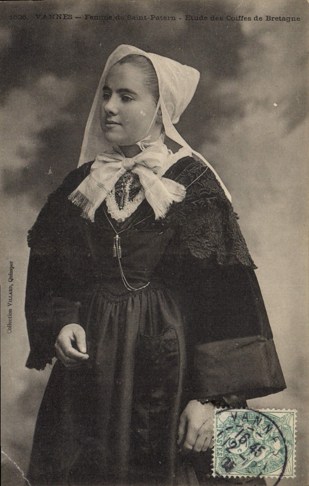 CPA Folklore Vannes Femme de Saint Patern 