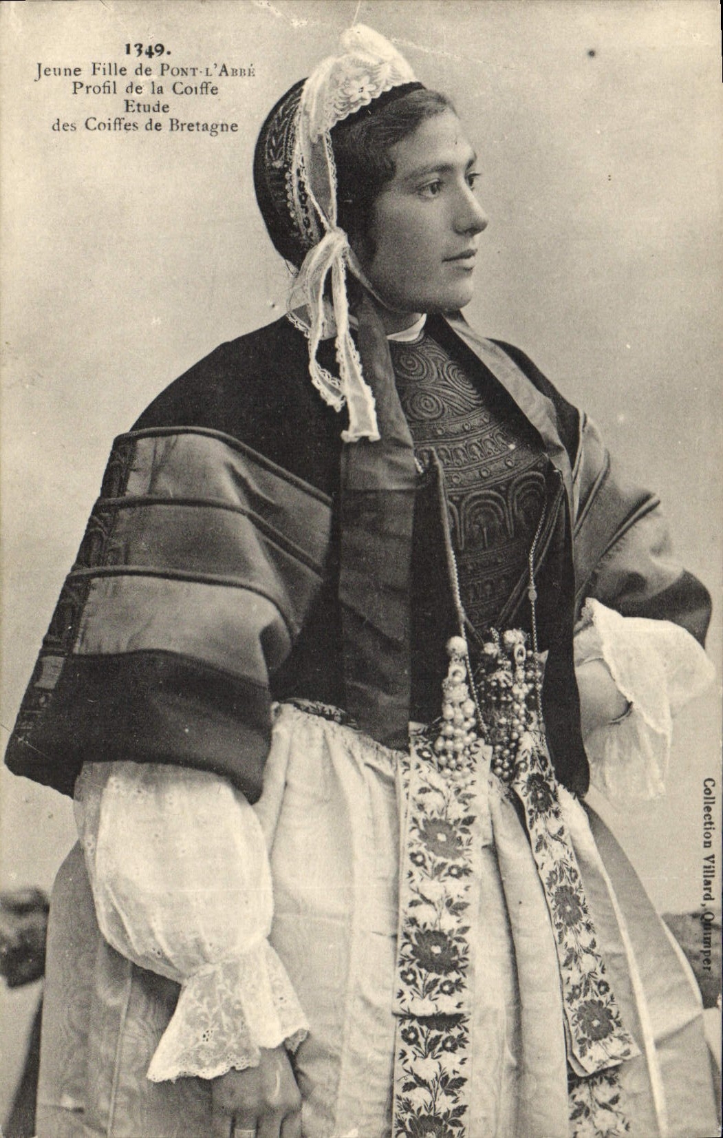 CPA Folklore Jeune fille de Pont L'Abbe Profil de la coiffe 