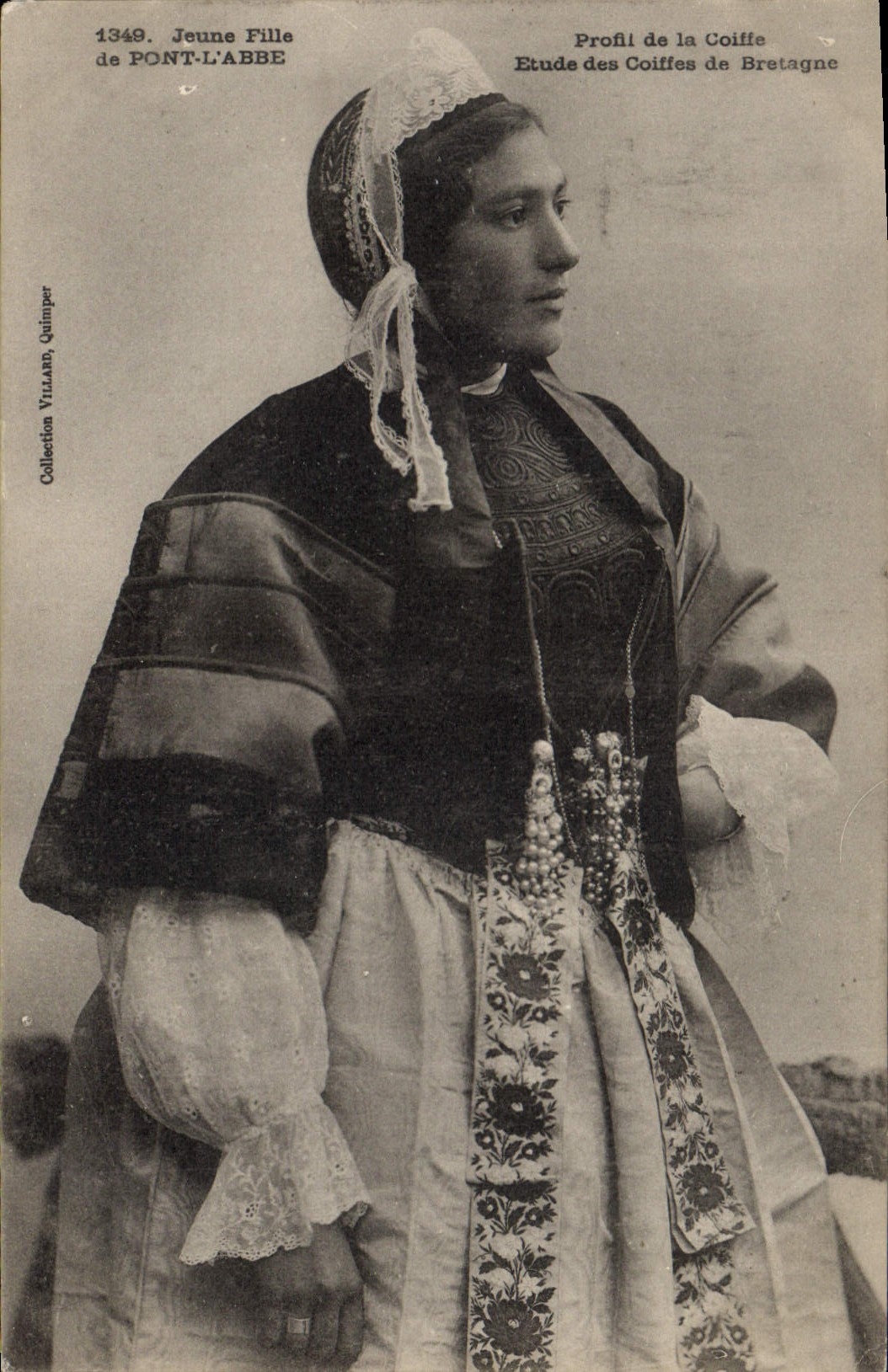 CPA Folklore Jeune fille de Pont L'Abbe Profil de la coiffe