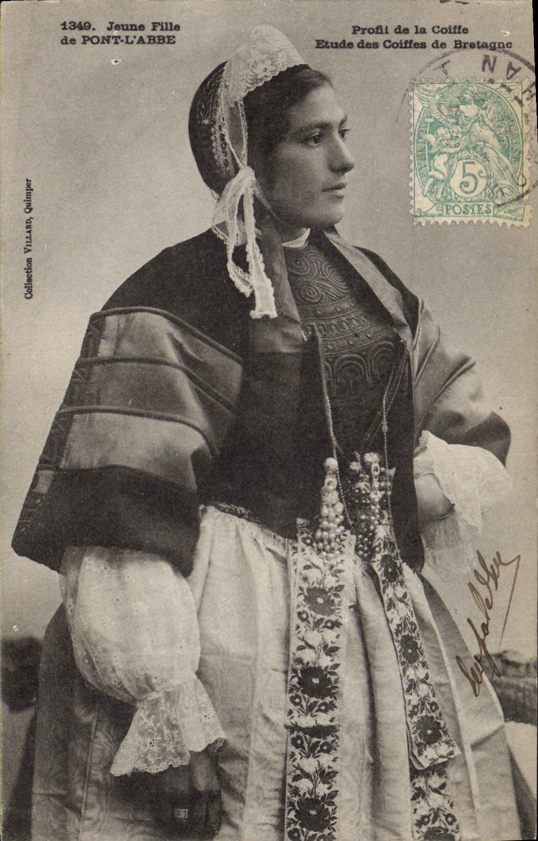CPA Folklore Jeune fille de Pont L'Abbe 