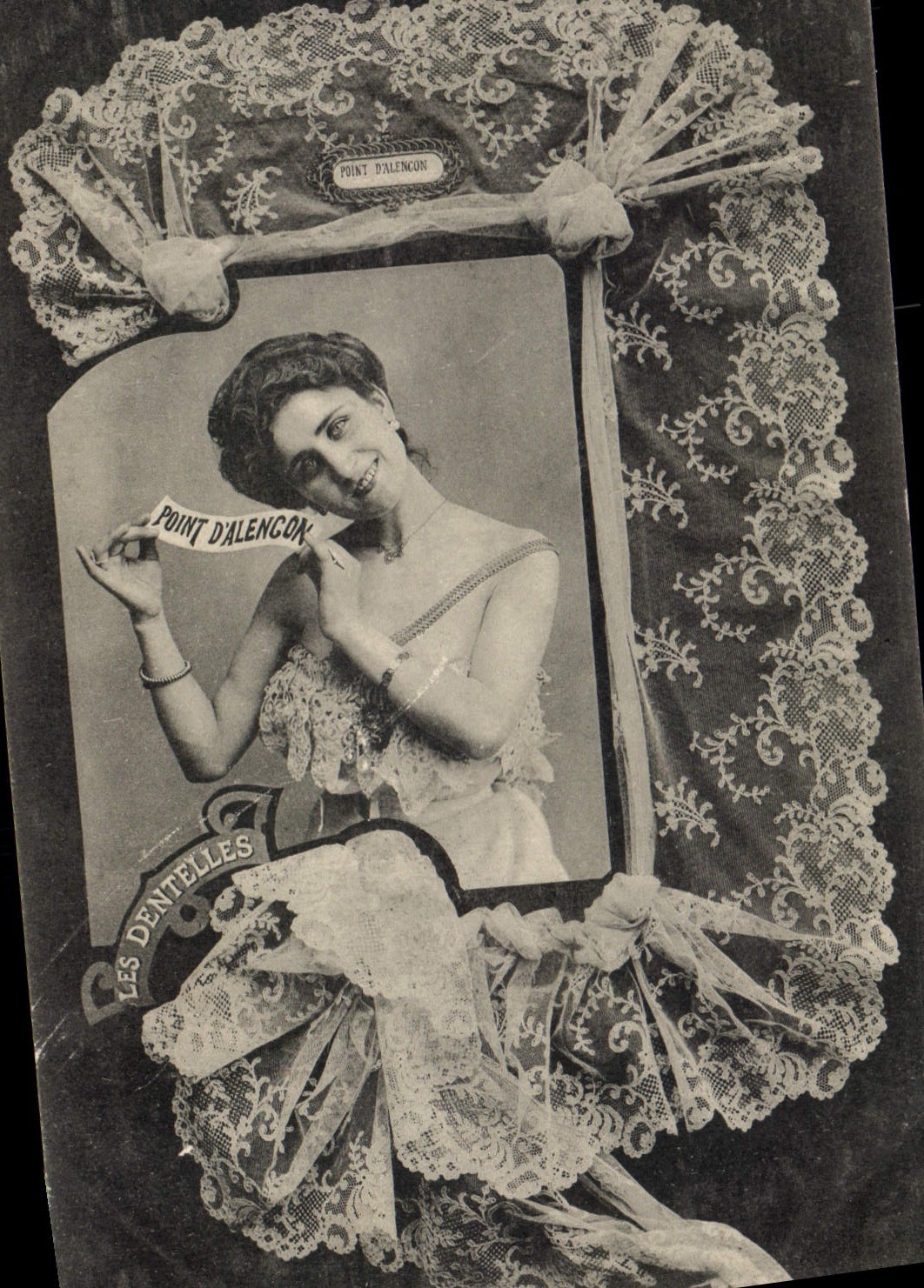 CPA Folklore Dentelle Dentelliere Point d'Alencon 