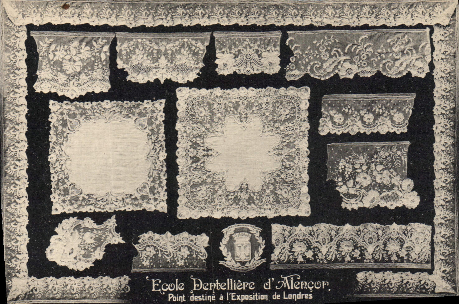 CPA Folklore Dentelle Ecole Dentelliere d'Alencon Point destine a l'exposition de Londres 