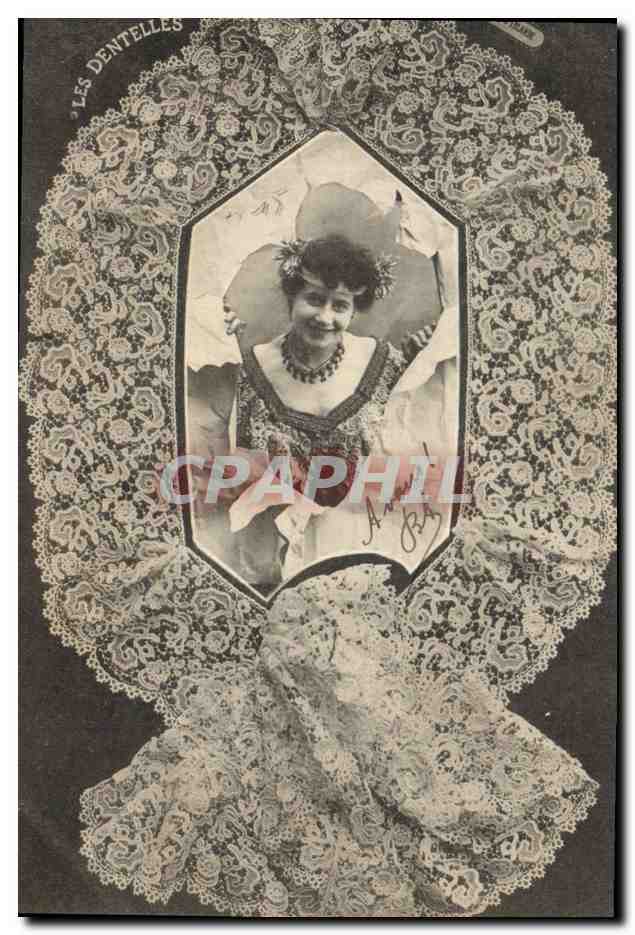 CPA Folklore Dentelle Dentelliere Guipure d'Irlande 