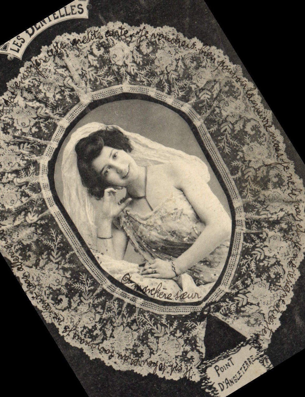 CPA Folklore Dentelle Dentelliere Point d'Angleterre 