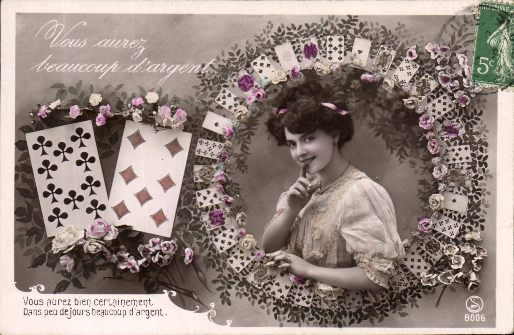 Jeune femme souriante — carte de vœux à l'argent — éditeur S. n° 8006