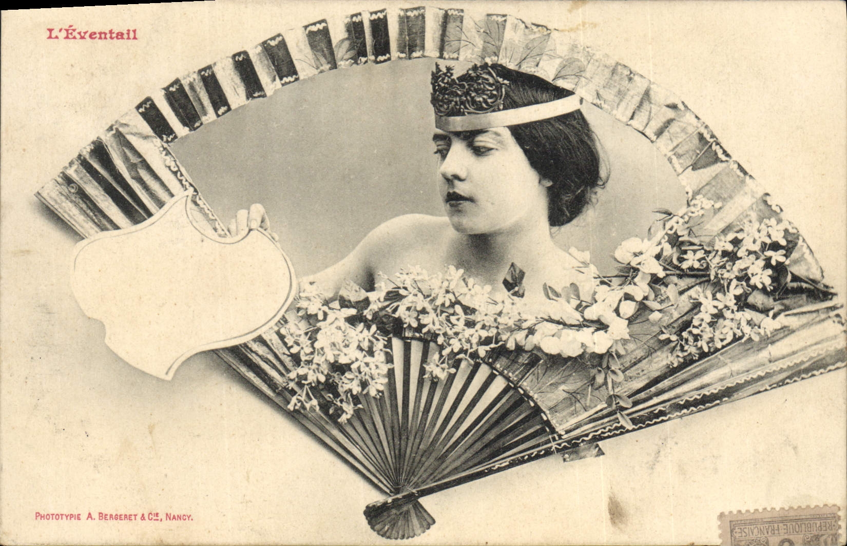 Femme avec éventail — Phototypie A. Bergeret & Cie, Nancy