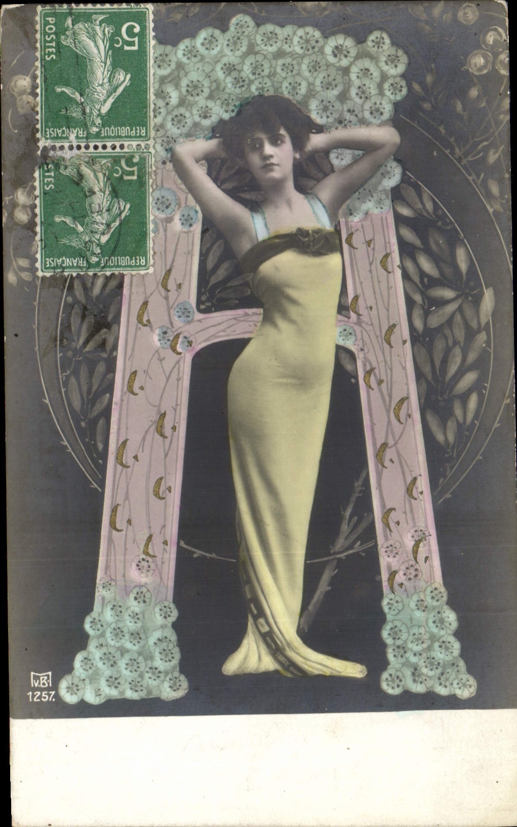 Femme en robe jaune — style Art Nouveau — éditeur M.B. n°1257