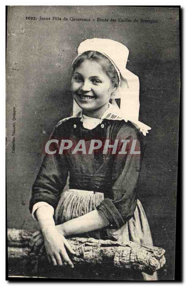 CPA Folklore Jeune fille de Quimperle 