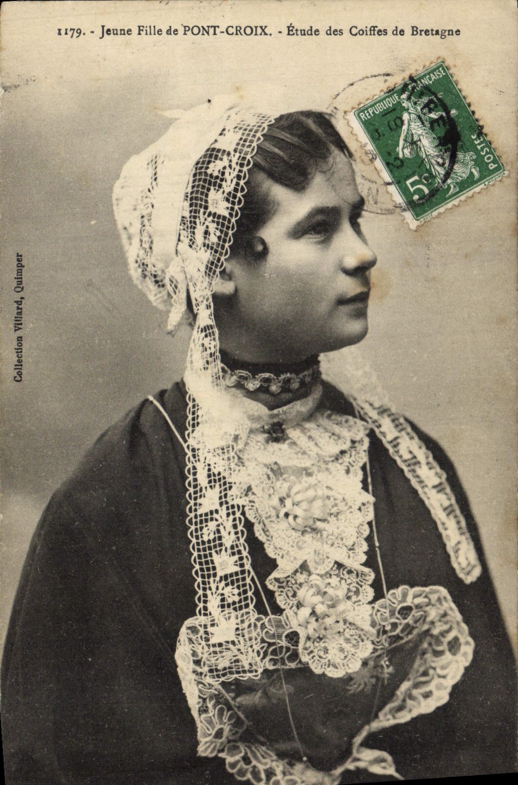 CPA Folklore Jeune fille de Pont Croix 