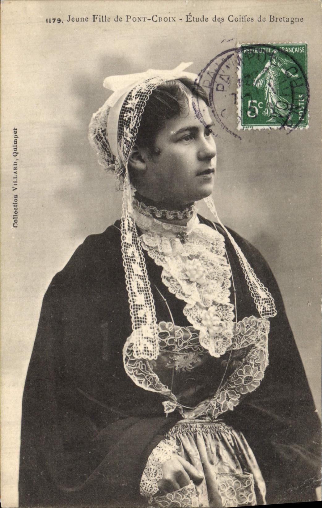 CPA Folklore Jeune fille de Pont Croix