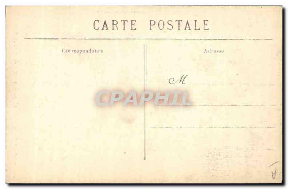 CPA Folklore L'Ile Tudy Une elegante — Verso