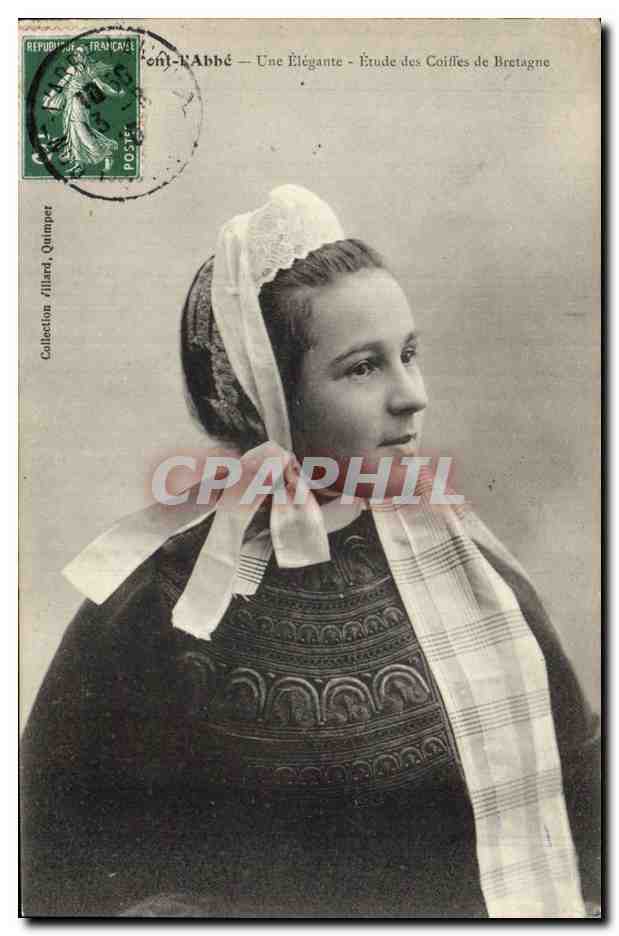 CPA Folklore Pont L'Abbe Une elegante 