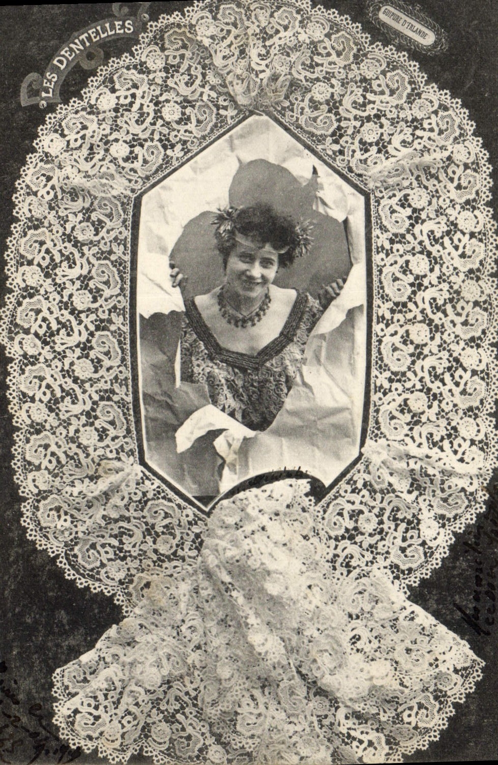 CPA Folklore Dentelle Dentelliere Irlande