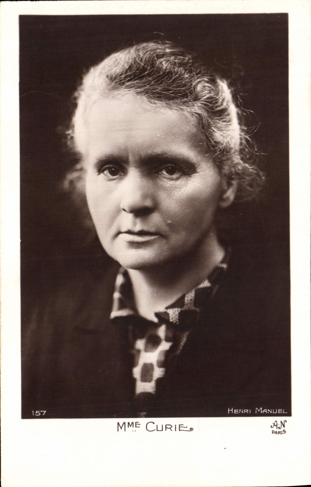 Mme Curie — portrait — Henri Manuel, Paris, n° 157