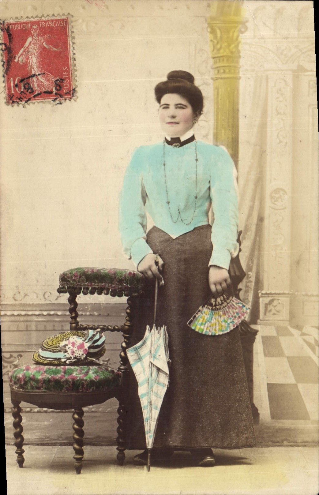 CPA Fantaisie Femme Eventail 