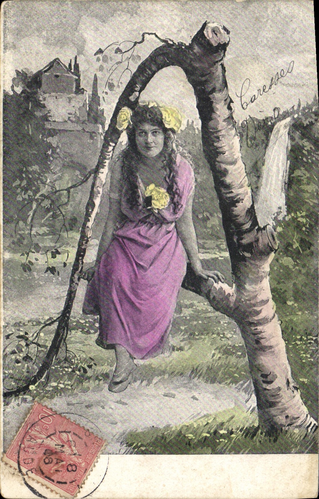 Femme en robe violette sous un arbre — Caresse — éditeur inconnu, n° de série non visible