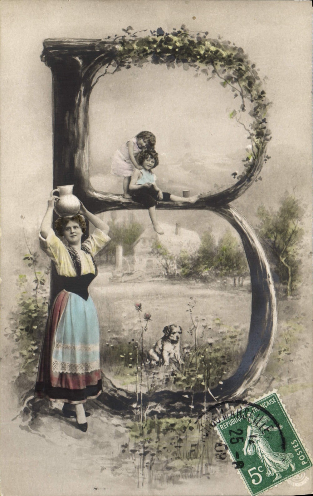 Femme et enfants dans un décor de lettres — éditeur inconnu, n° de série non visible