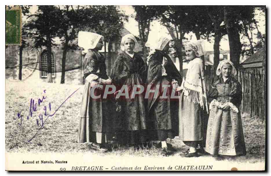 CPA Folklore Costumes des environs de Chateaulin 