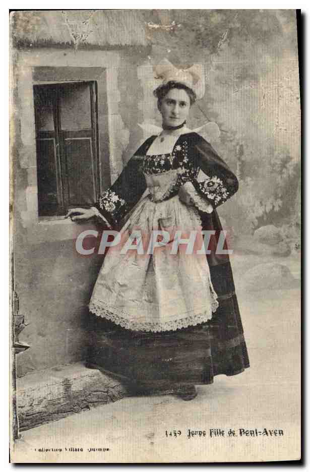 CPA Folklore Jeune fille de Pont Aven 