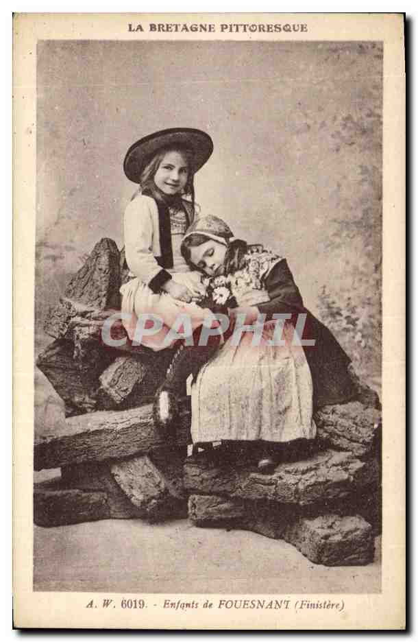 CPA Folklore Enfants de Fouesnant 
