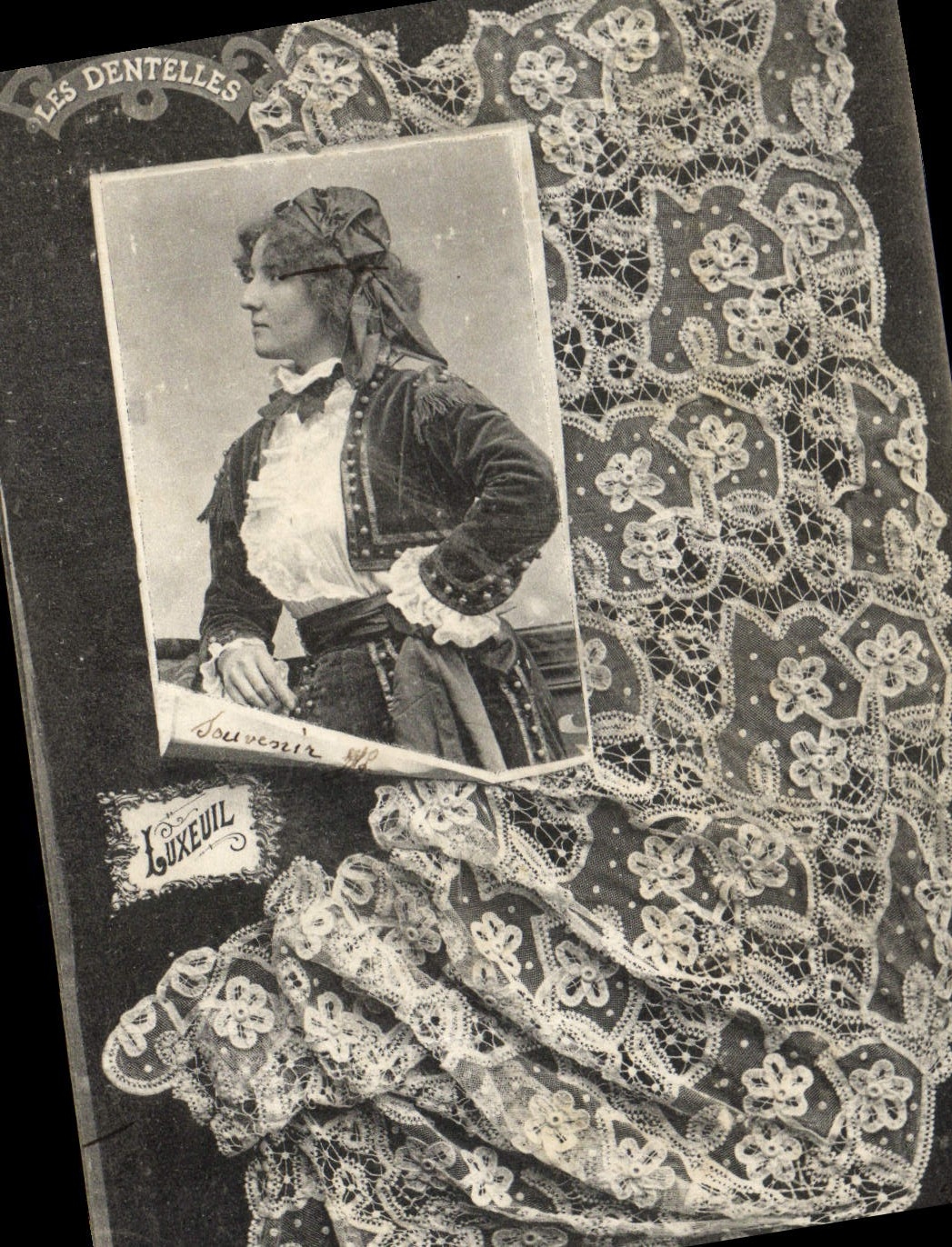CPA Folklore Dentelle Dentelliere Luxeuil 