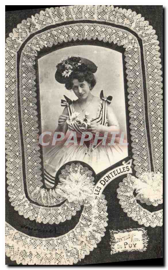 CPA Folklore Dentelle Dentelliere Le Puy 