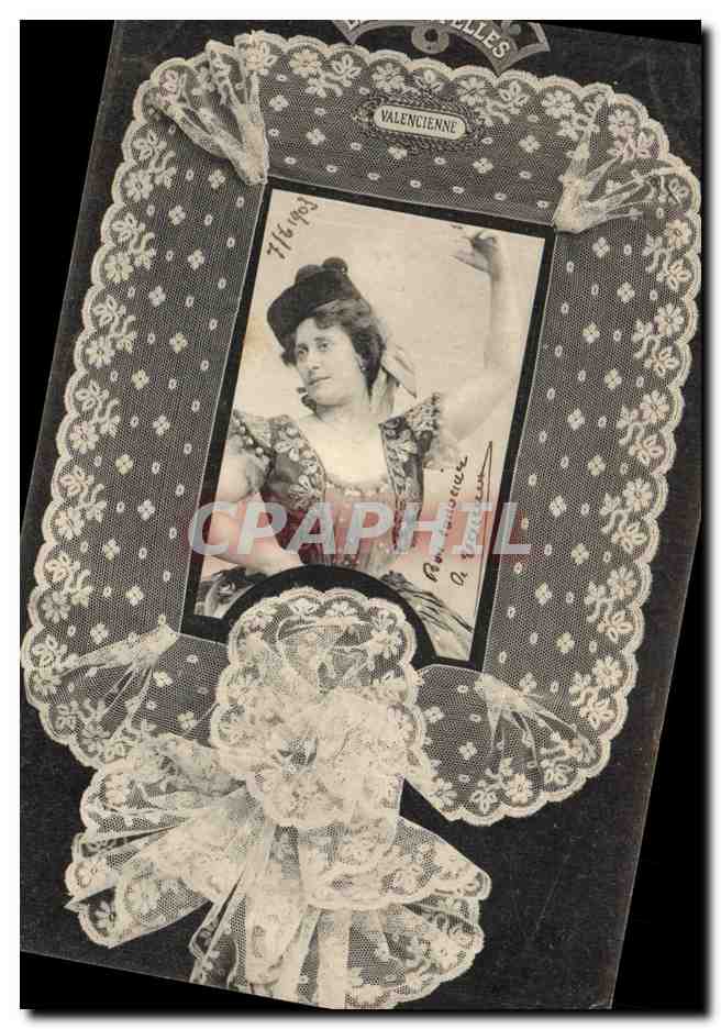 CPA Folklore Dentelle Dentelliere Valencienne 