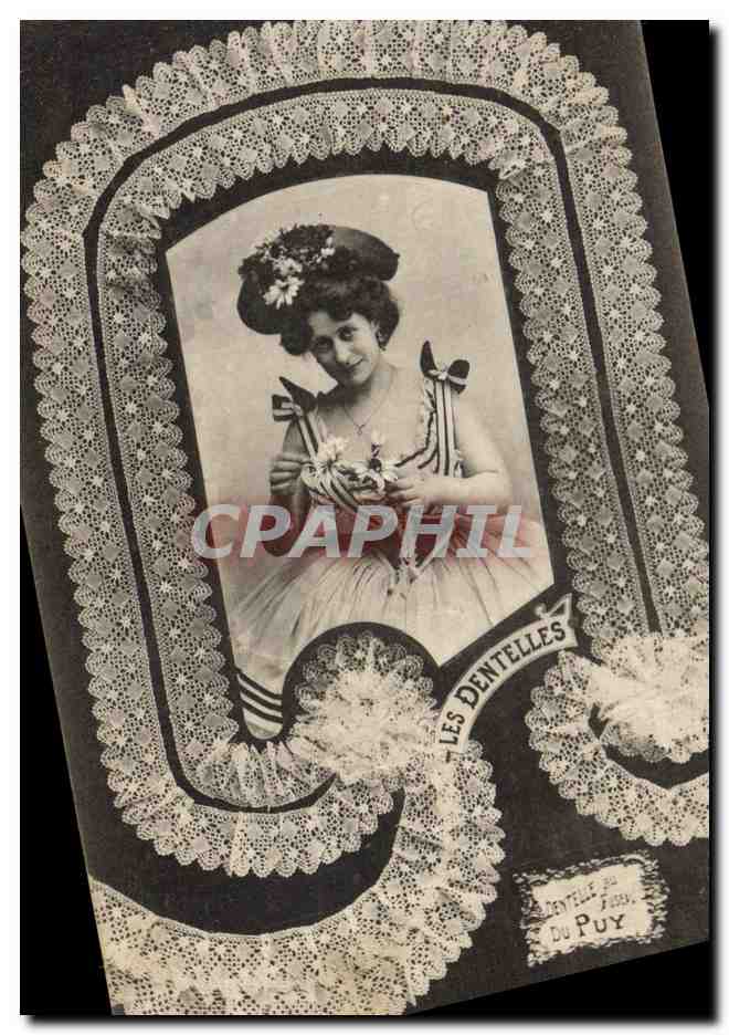 CPA Folklore Dentelle Dentelliere Le Puy 