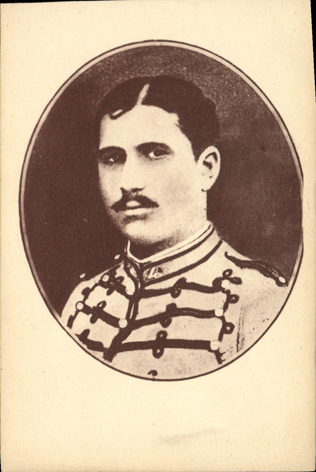 CPA L'officier Charles de Foucauld en costume du 4eme Hussards Militaria 