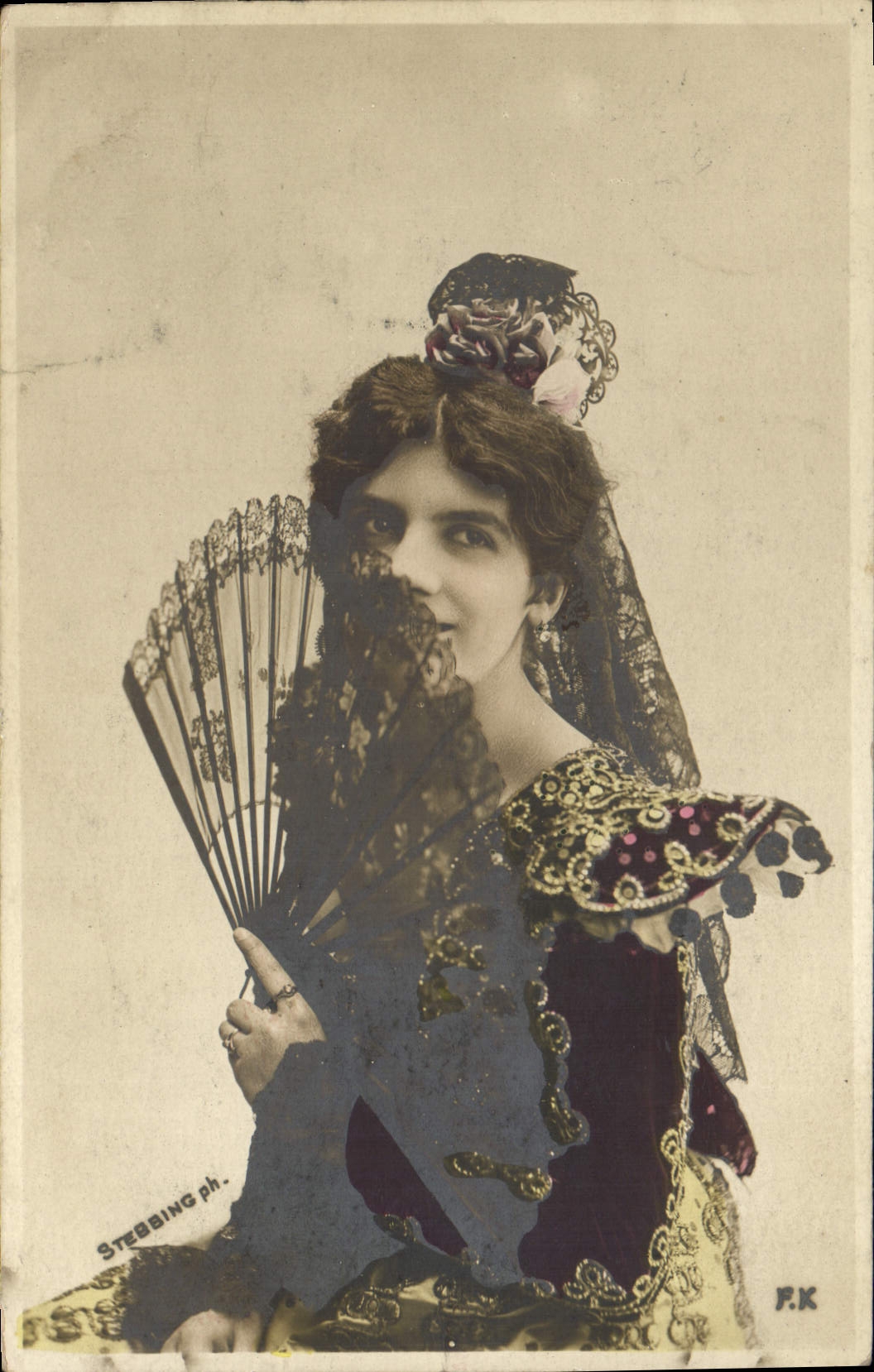 Femme en costume andalou — Stebbing ph. — F.K.